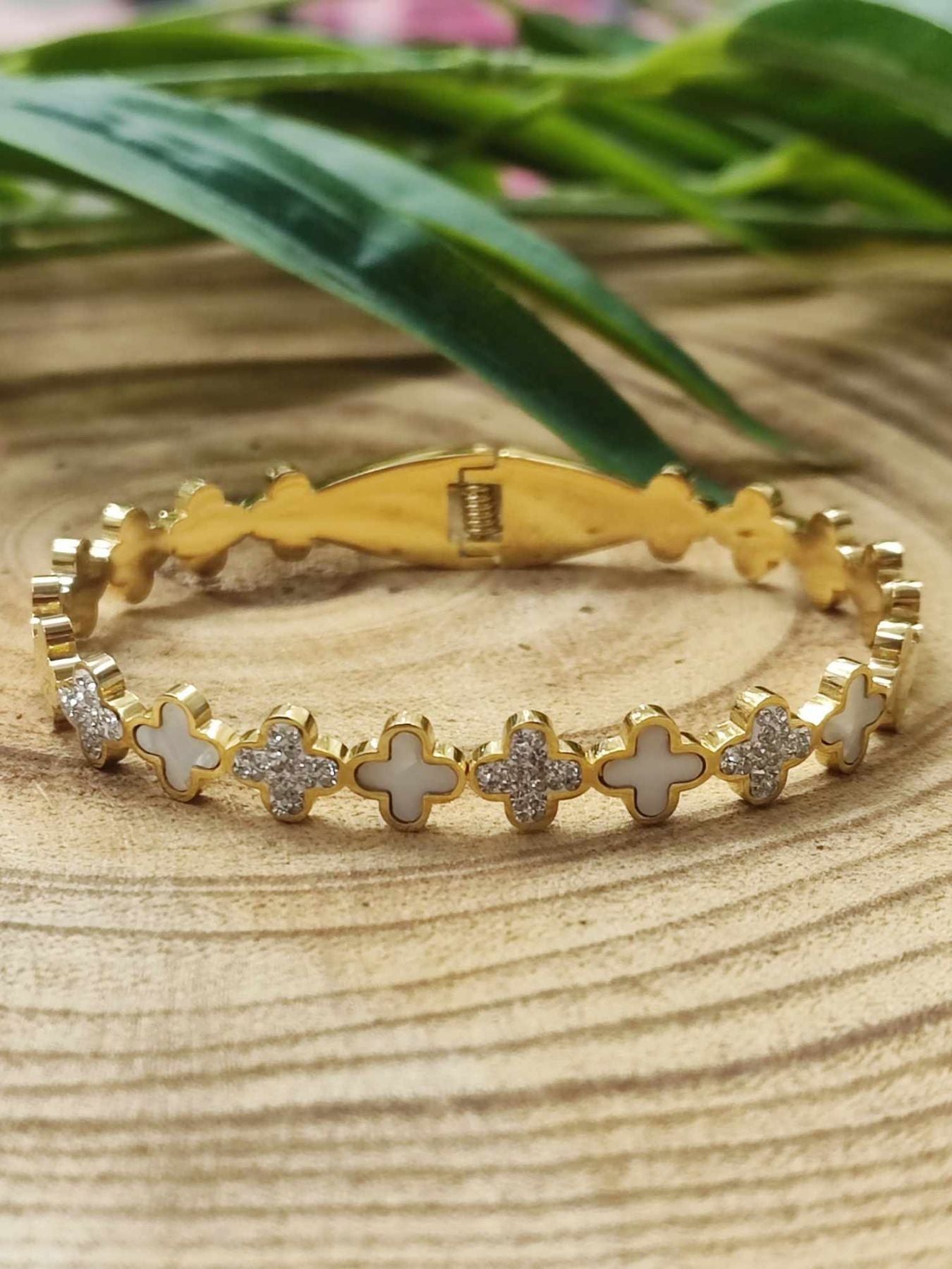 PULSERA WHITY